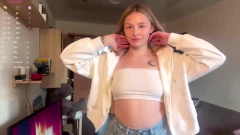 Vi  Victoria online show from 11.23.25