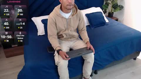 Snapshot of dereck_myers chatting on 01.08.25 Dereck Myers online show from 01.08.25