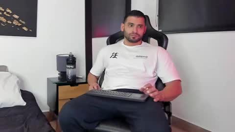 Dereck Vega online show from 12.07.24