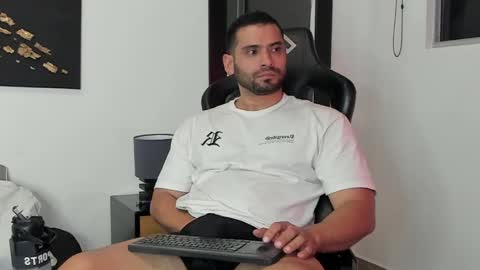 Dereck Vega online show from 12.08.24