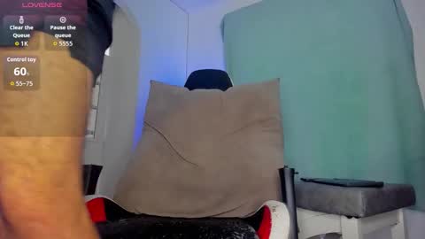 dereckhardd online show from 02.23.26