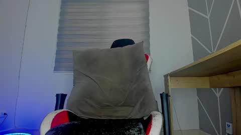 dereckhardd online show from 04.07.26