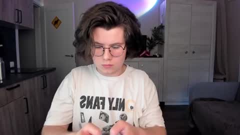Snapshot of derek_shameless chatting on 06.25.26 Derek online show from 06.25.26