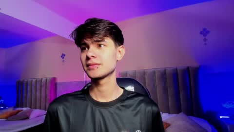 derek_sinn online show from 04.12.26