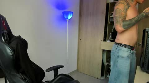 Snapshot of derekmuller11 chatting on 05.15.26 derekmuller11 online show from 05.15.26