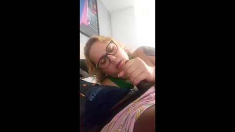Snapshot of derkdiggler89 chatting on 04.12.26 Derk Mae online show from 04.12.26