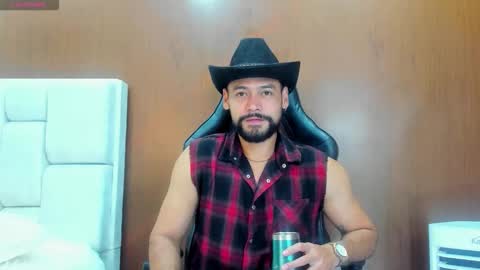 Snapshot of derrybigger_cm chatting on 10.04.25 DerryBigger CM online show from 10.04.25