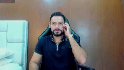 Snapshot of derrybigger_cm chatting on 10.13.25 DerryBigger CM online show from 10.13.25