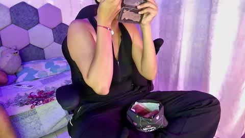 TORI AND MR. BEAR online show from 12.18.25