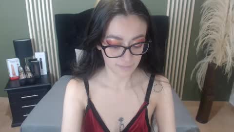 Snapshot of desiring__angel chatting on 01.10.25 Desiring Angel online show from 01.10.25