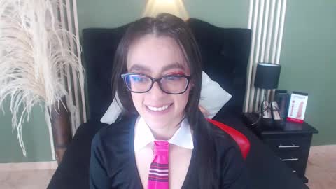 Snapshot of desiring__angel chatting on 02.01.25 Desiring Angel online show from 02.01.25