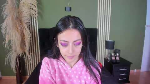 Snapshot of desiring__angel chatting on 02.28.25 Desiring Angel online show from 02.28.25