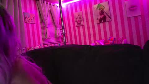 Snapshot of destiny_702 chatting on 09.25.25 IMMACULATE BEAUTY online show from 09.25.25