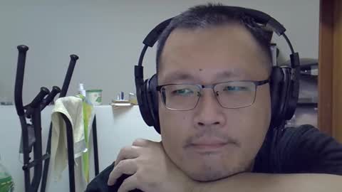 Snapshot of destroy1984 chatting on 11.24.25 Destroy November 1984 online show from 11.24.25