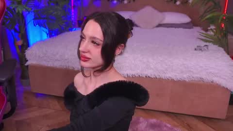 devilinee online show from 02.26.25