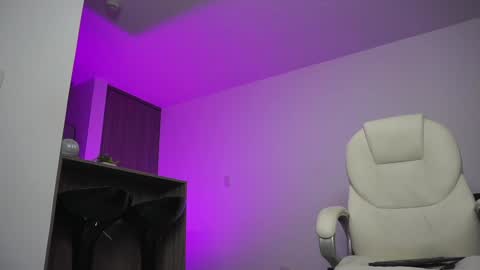 Devin Hunter online show from 12.17.24