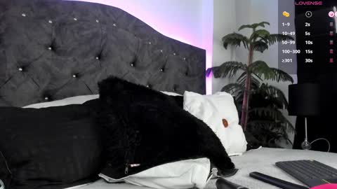 Snapshot of devlin_violet__ chatting on 12.27.24 PaulaInsta paulacastellanos 1Pvt open online show from 12.27.24