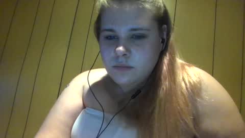 Snapshot of devykitten2018 chatting on 02.01.25 devykitten online show from 02.01.25