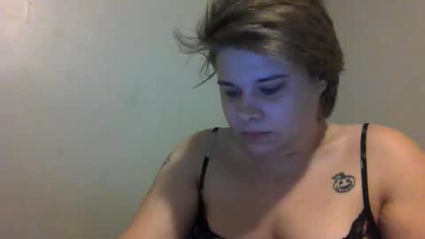 Snapshot of devykitten2018 chatting on 11.26.25 devykitten online show from 11.26.25