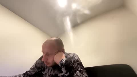 Snapshot of deznuts130 chatting on 02.04.25 deznuts130 online show from 02.04.25