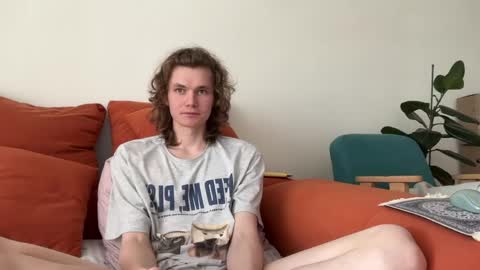 Snapshot of di_n_alex chatting on 05.17.26 Di Alex online show from 05.17.26