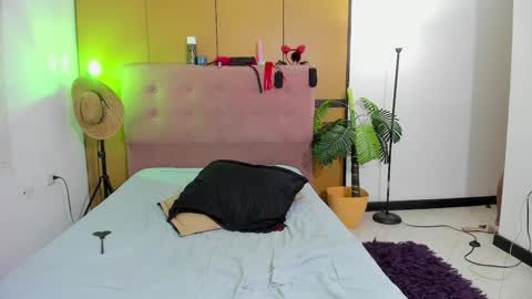 Snapshot of diabla_sexyboobs chatting on 01.01.25 D I A B L A online show from 01.01.25