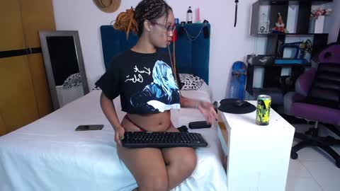 Snapshot of diabla_sexyboobs chatting on 01.28.25 D I A B L A online show from 01.28.25