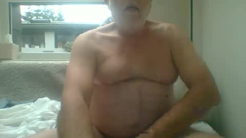 Snapshot of dial76 chatting on 12.14.24 dial76 online show from 12.14.24