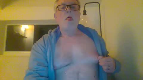 Snapshot of dial76 chatting on 01.28.25 dial76 online show from 01.28.25