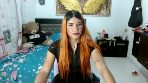 Snapshot of diamanterous30 chatting on 10.28.25 diamanterous30 online show from 10.28.25