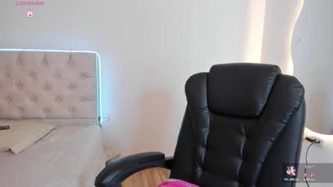 Snapshot of diamond__cherry chatting on 02.18.26 Diamond online show from 02.18.26