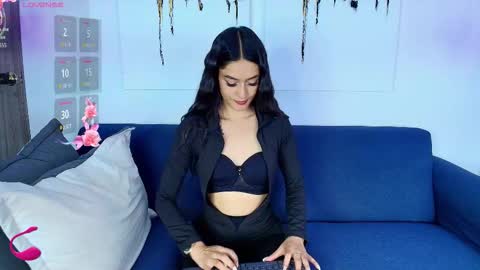 Snapshot of diamond_black19 chatting on 09.18.25 Camila and Megan online show from 09.18.25