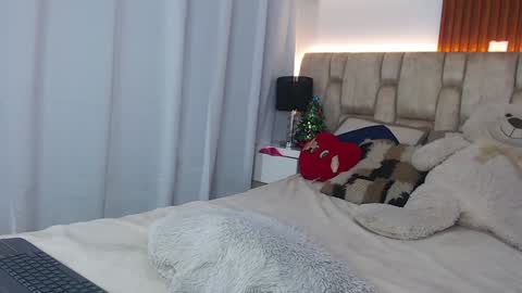 Snapshot of diamond_canela chatting on 12.10.24 diamond_canela online show from 12.10.24