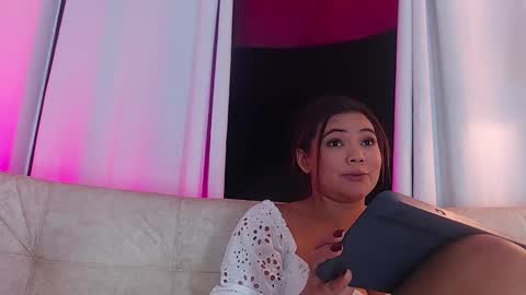 Snapshot of diamond_canela chatting on 02.23.25 diamond_canela online show from 02.23.25