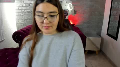 Snapshot of diamondfox_m chatting on 10.02.25 Your Diamond online show from 10.02.25
