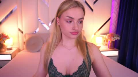 Snapshot of diana_nova chatting on 05.25.26 diana_nova online show from 05.25.26