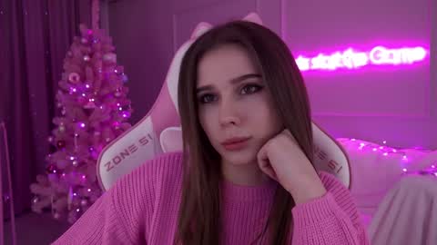 Snapshot of dianabecker chatting on 12.19.24 Diana online show from 12.19.24