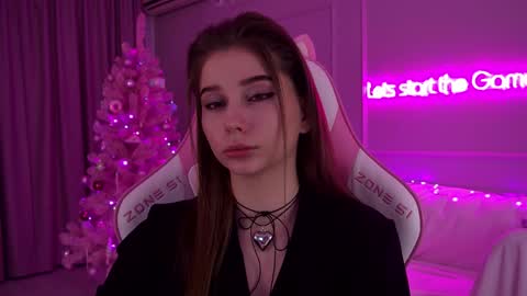 Snapshot of dianabecker chatting on 12.22.24 Diana online show from 12.22.24