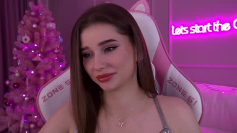 Snapshot of dianabecker chatting on 12.25.24 Diana online show from 12.25.24