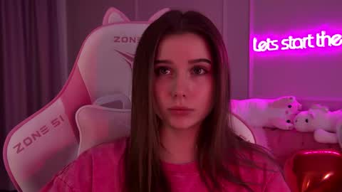 Snapshot of dianabecker chatting on 02.17.25 Diana online show from 02.17.25