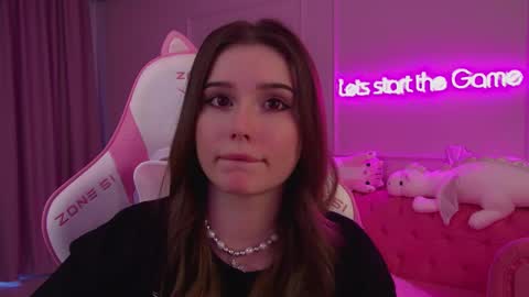 Snapshot of dianabecker chatting on 03.11.25 Diana online show from 03.11.25