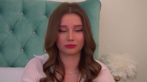 Snapshot of dianabecker chatting on 09.12.25 Diana online show from 09.12.25