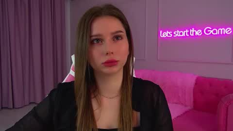 Snapshot of dianabecker chatting on 09.18.25 Diana online show from 09.18.25