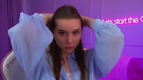 Snapshot of dianabecker chatting on 06.20.26 Diana online show from 06.20.26