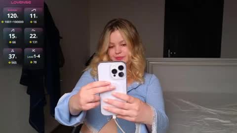 Snapshot of dianaholiday chatting on 05.12.26 Olga online show from 05.12.26