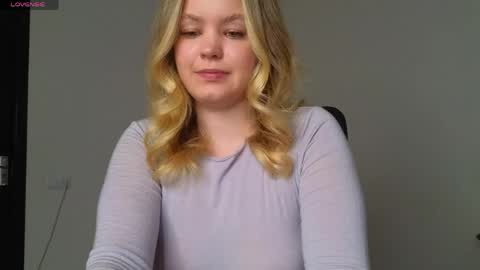 Snapshot of dianaholiday chatting on 05.24.26 Olga online show from 05.24.26