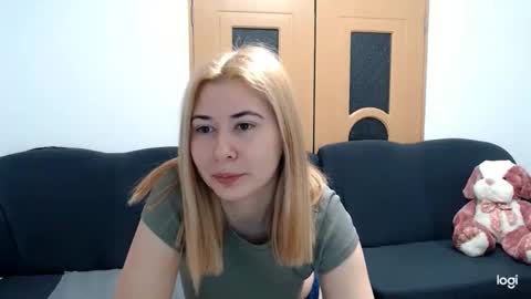 Snapshot of dianasmiey7 chatting on 02.03.25 dianasmiey7 online show from 02.03.25