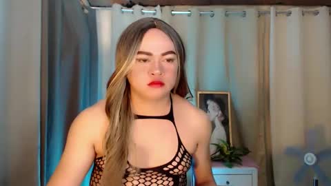 Snapshot of dianne_horny chatting on 02.23.26 Dianne online show from 02.23.26