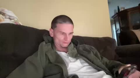 Snapshot of dickabitchdown chatting on 10.10.25 DickABitchDown Alexys real spanishmami online show from 10.10.25