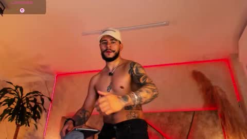 Snapshot of dickgriffith chatting on 11.05.25 Dick Griffith online show from 11.05.25